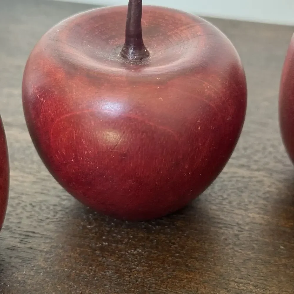 VTG Wooden Apples Set 4 Hand Carved Country Farmhouse Primitive Teachers Decor